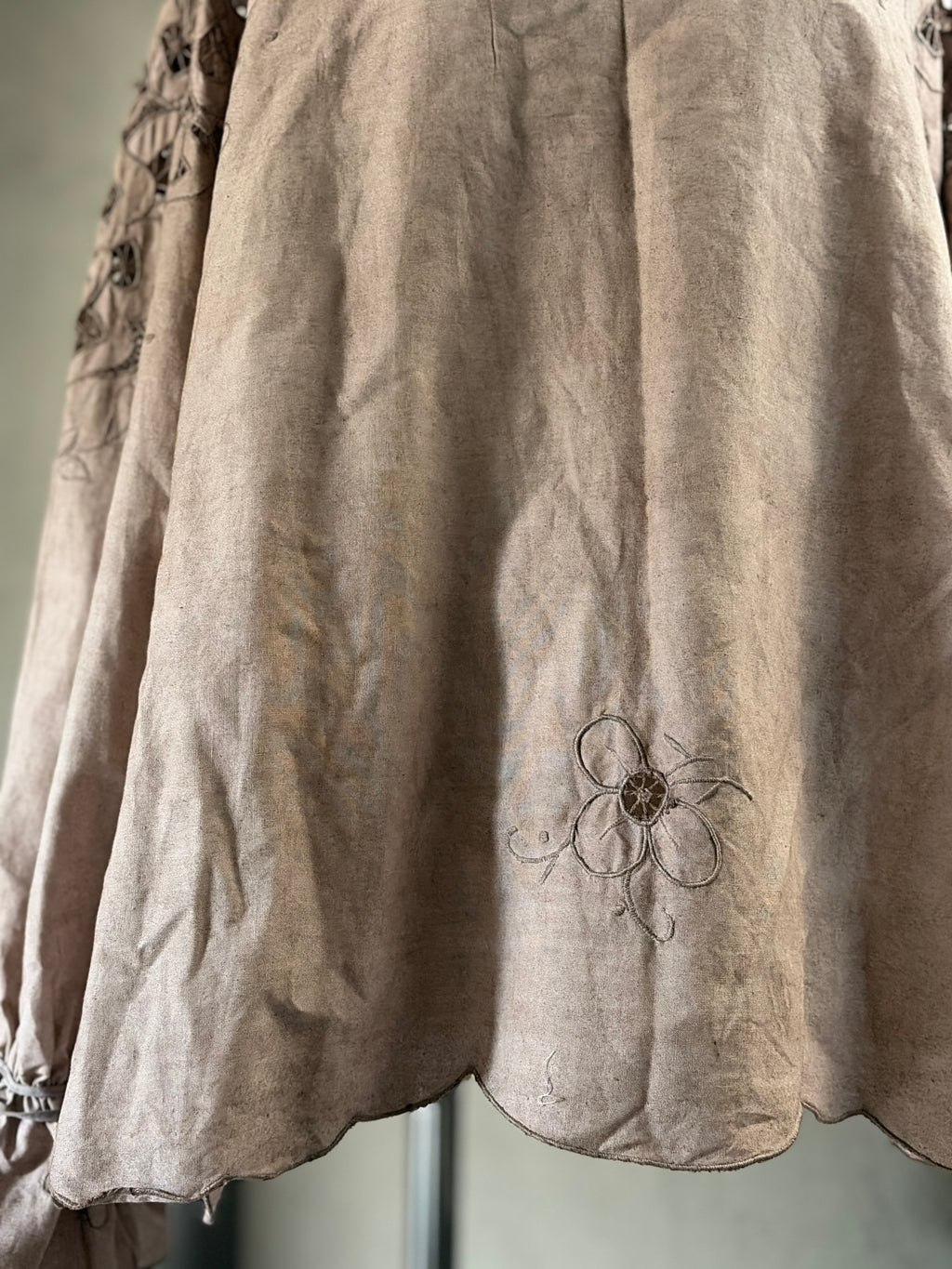 刻紋（Koku-mon）｜Cutwork Embroidered Tunic