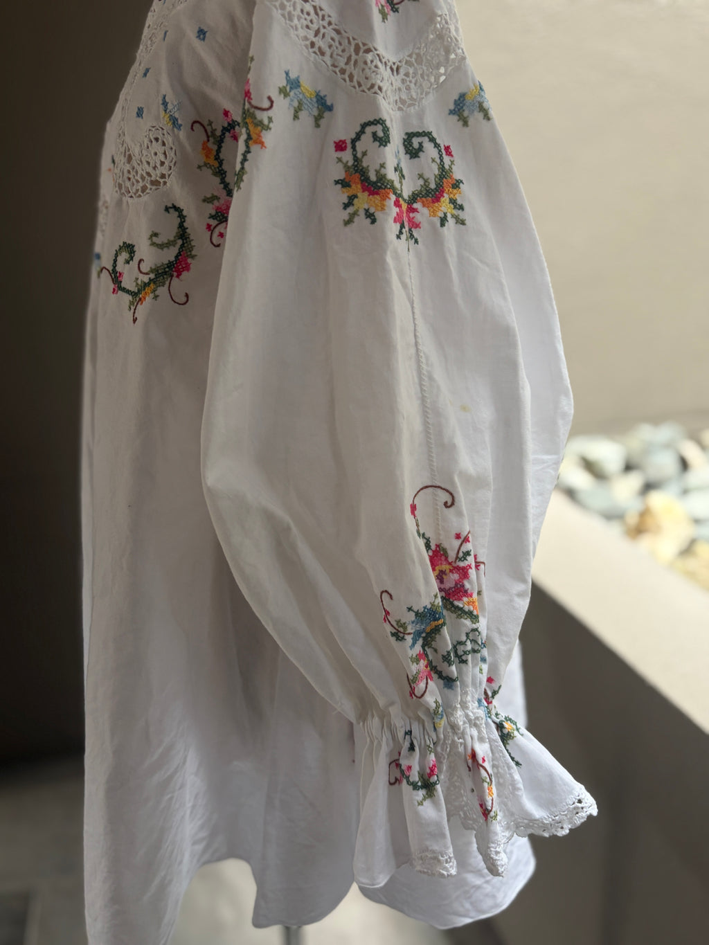 1 彩環（Saikan）｜Embroidered Blouse