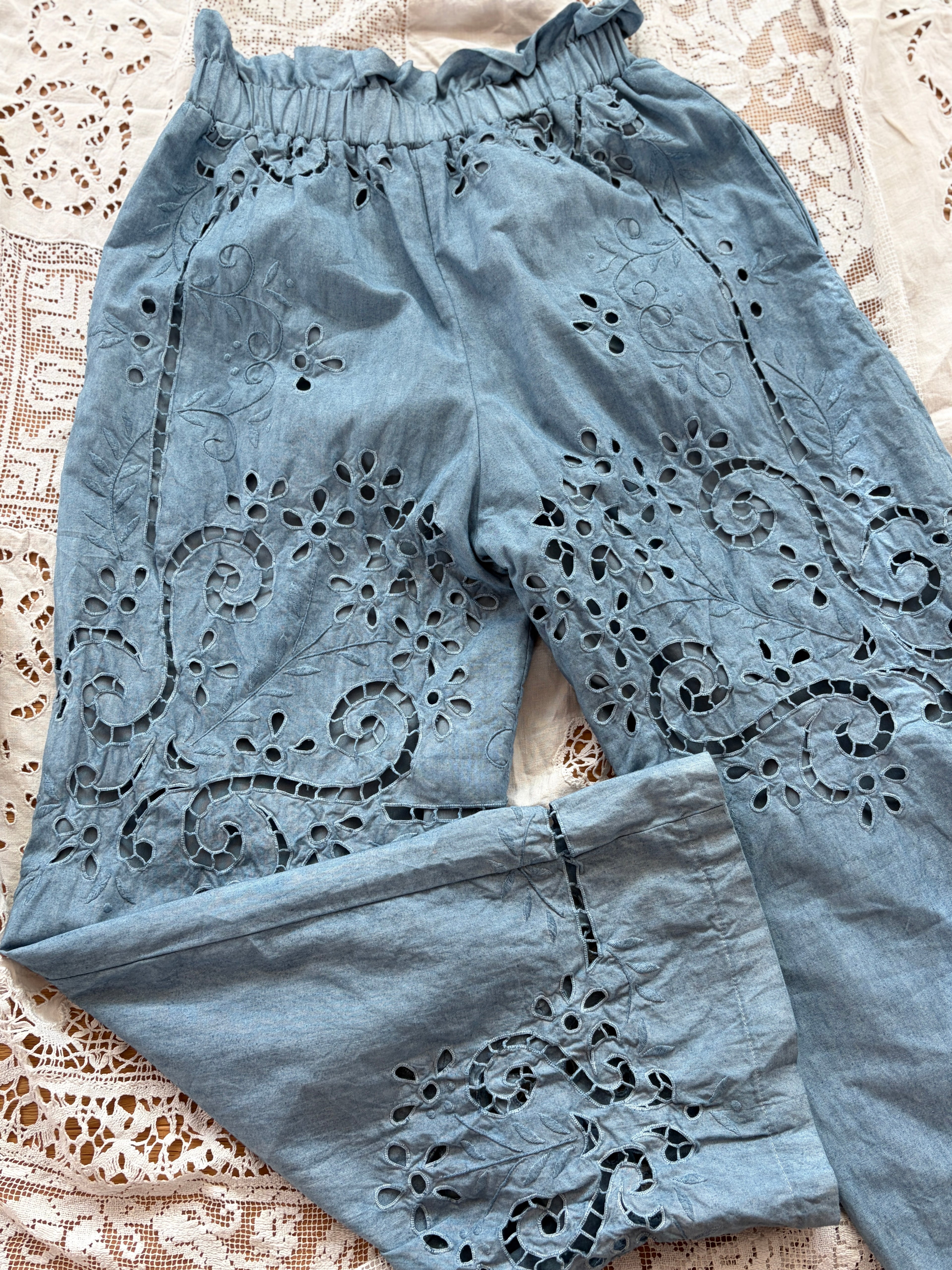 透環（Toukan）｜Cutwork Circle Lace Pants