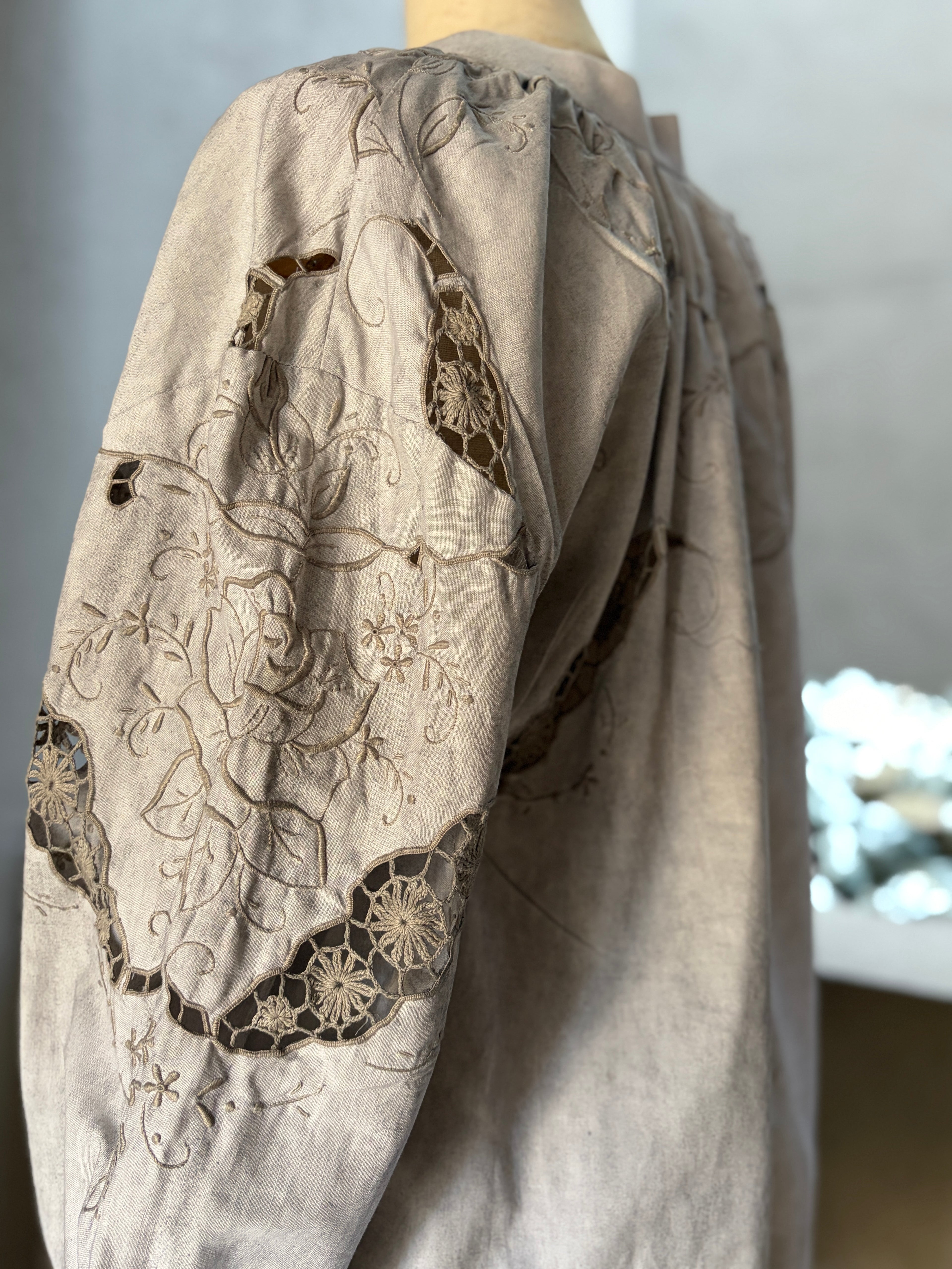 集積（Shūseki）– Lace Blouse
