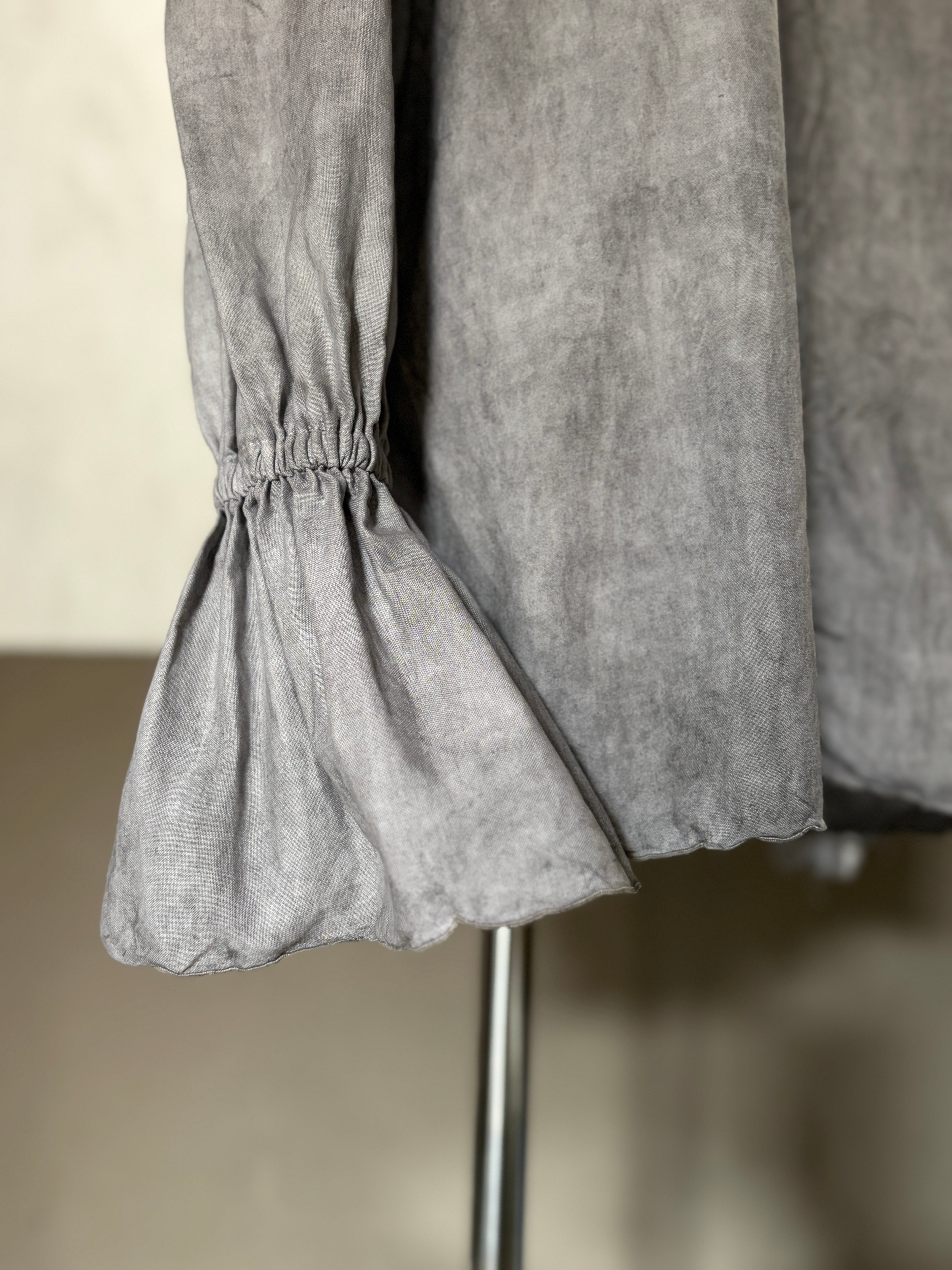 顕在（Kenzai）– Lace Blouse