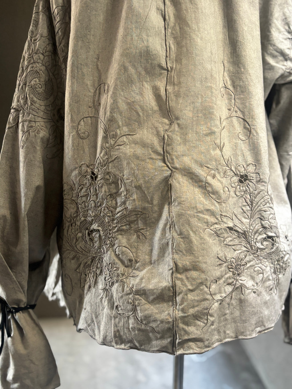 淡影（Tan-ei）｜Soft Shadow Blouse