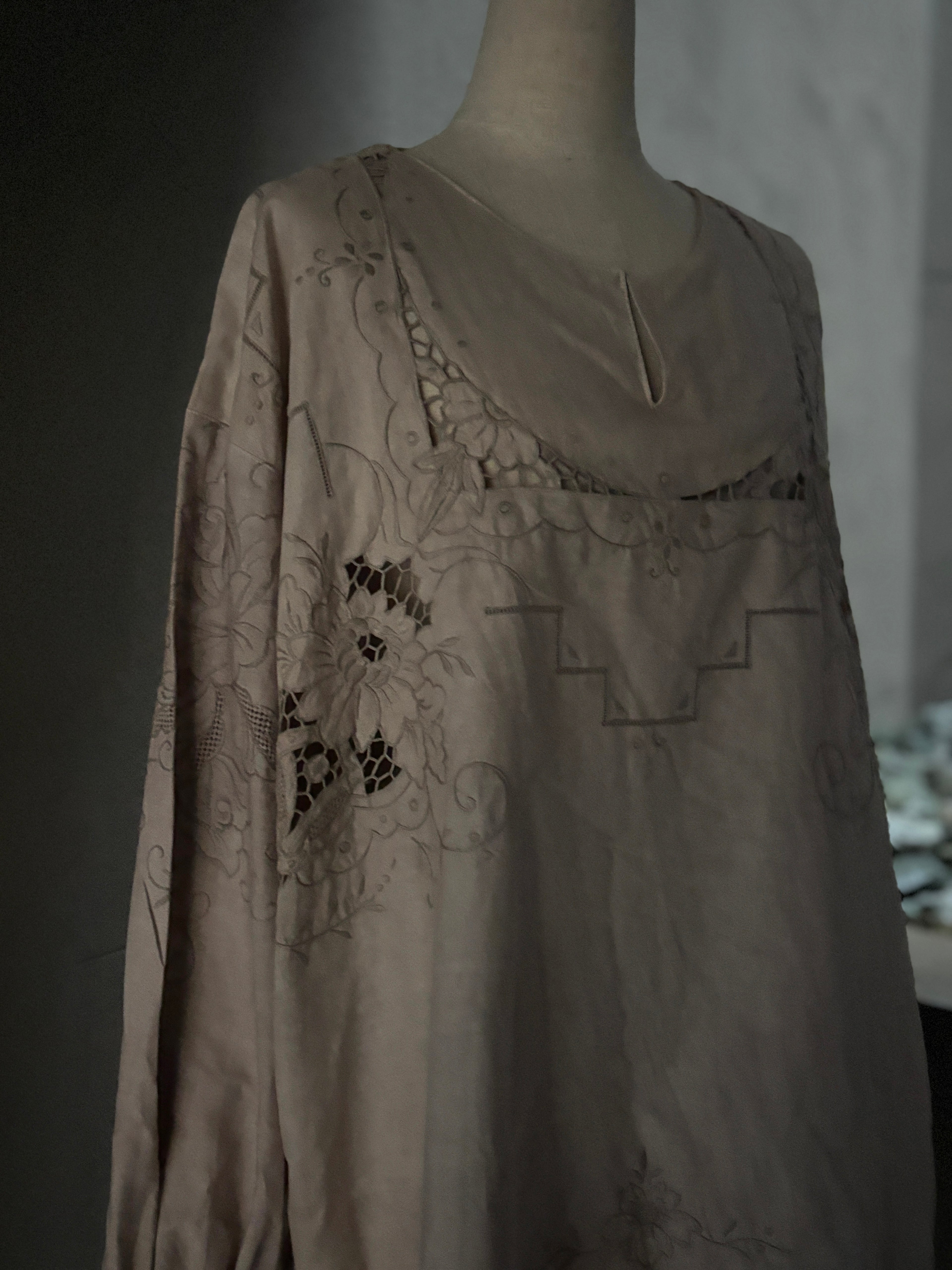 線紋（Sen-mon）｜Embroidered Tunic Top