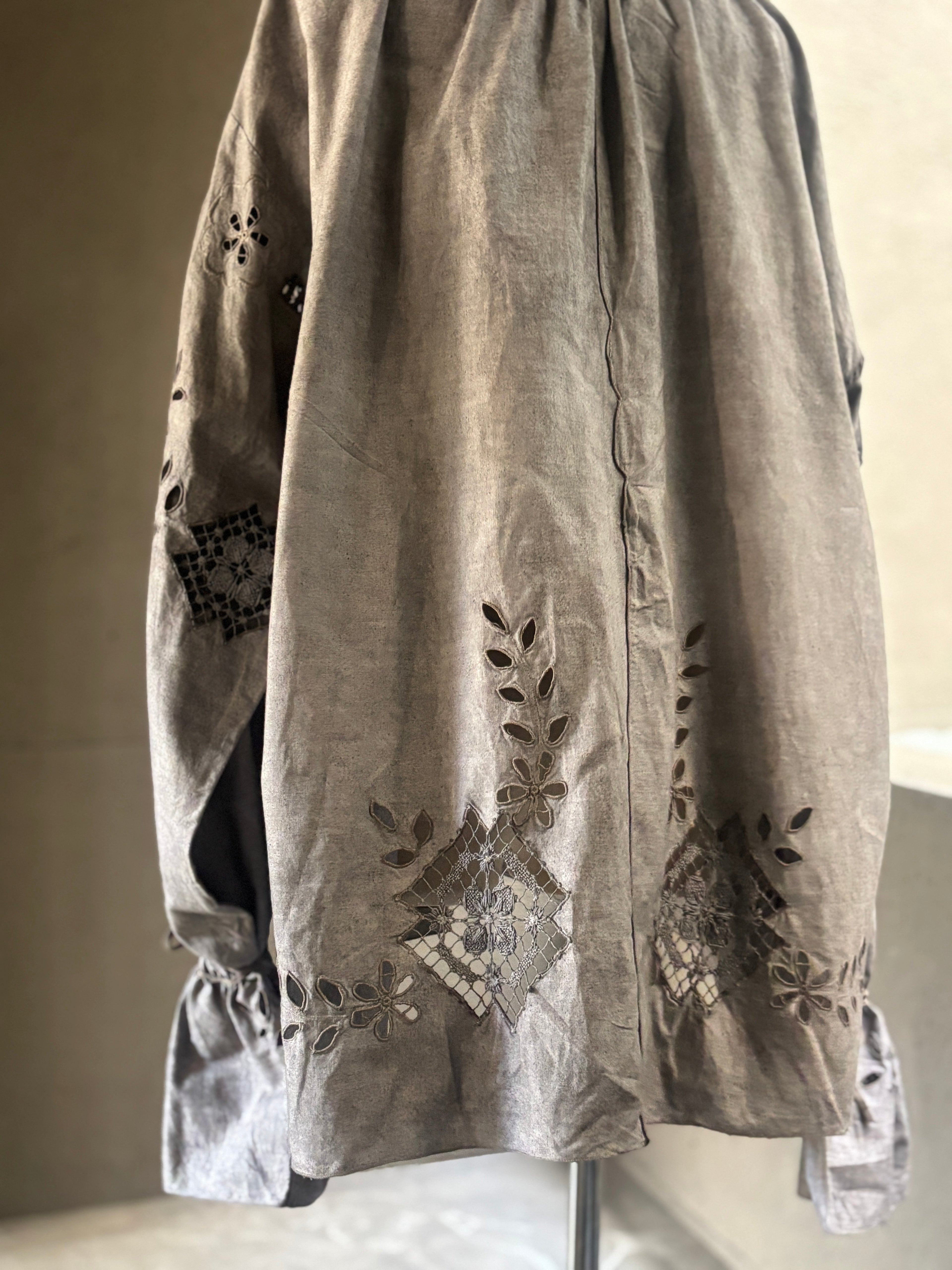 心紋（Shinmon）｜Rare Emblem Blouse