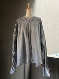 静縫（Seihō）｜Quiet Cutwork Blouse