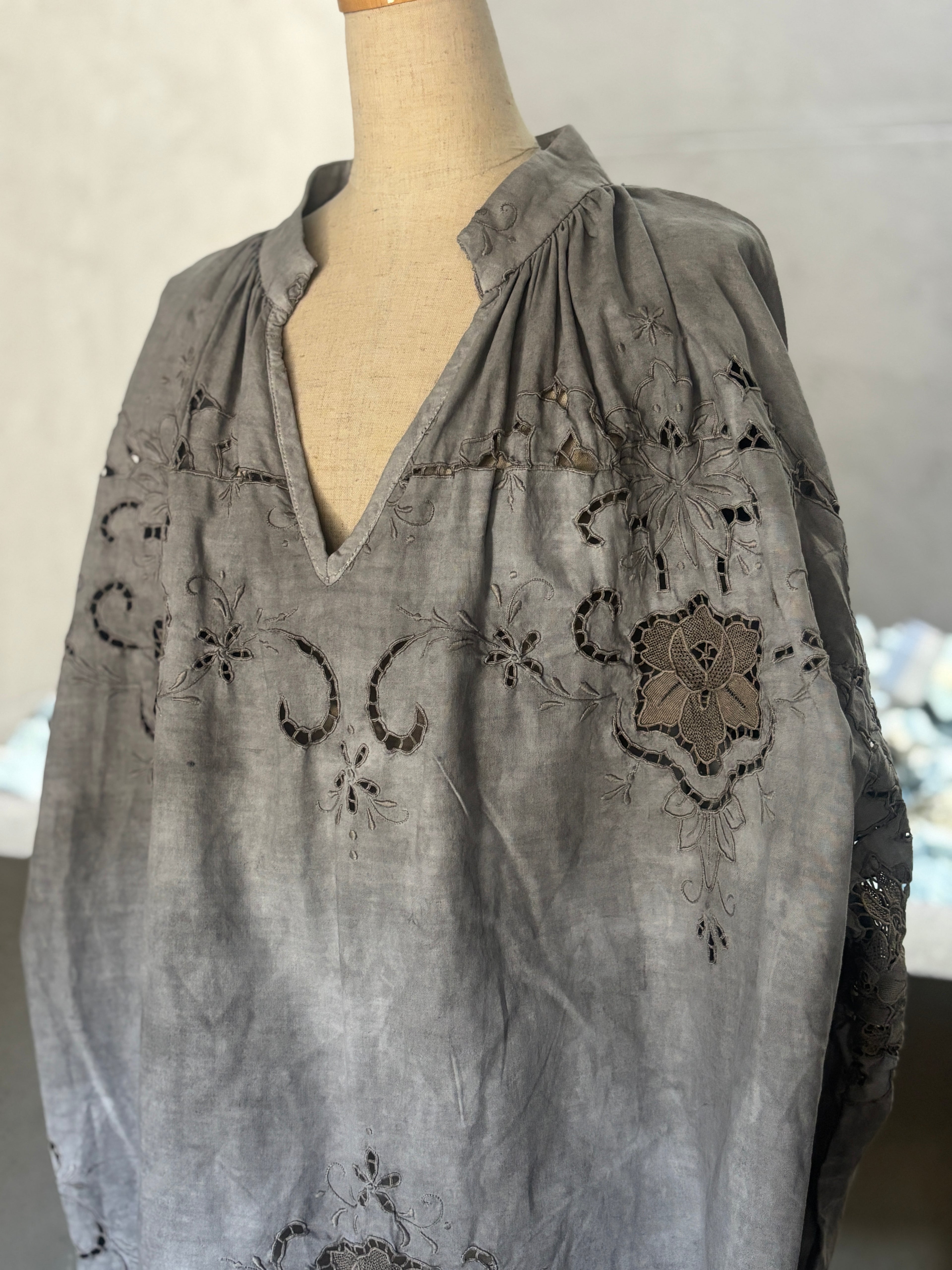余影（Yoei）｜Lingering Embroidery Blouse