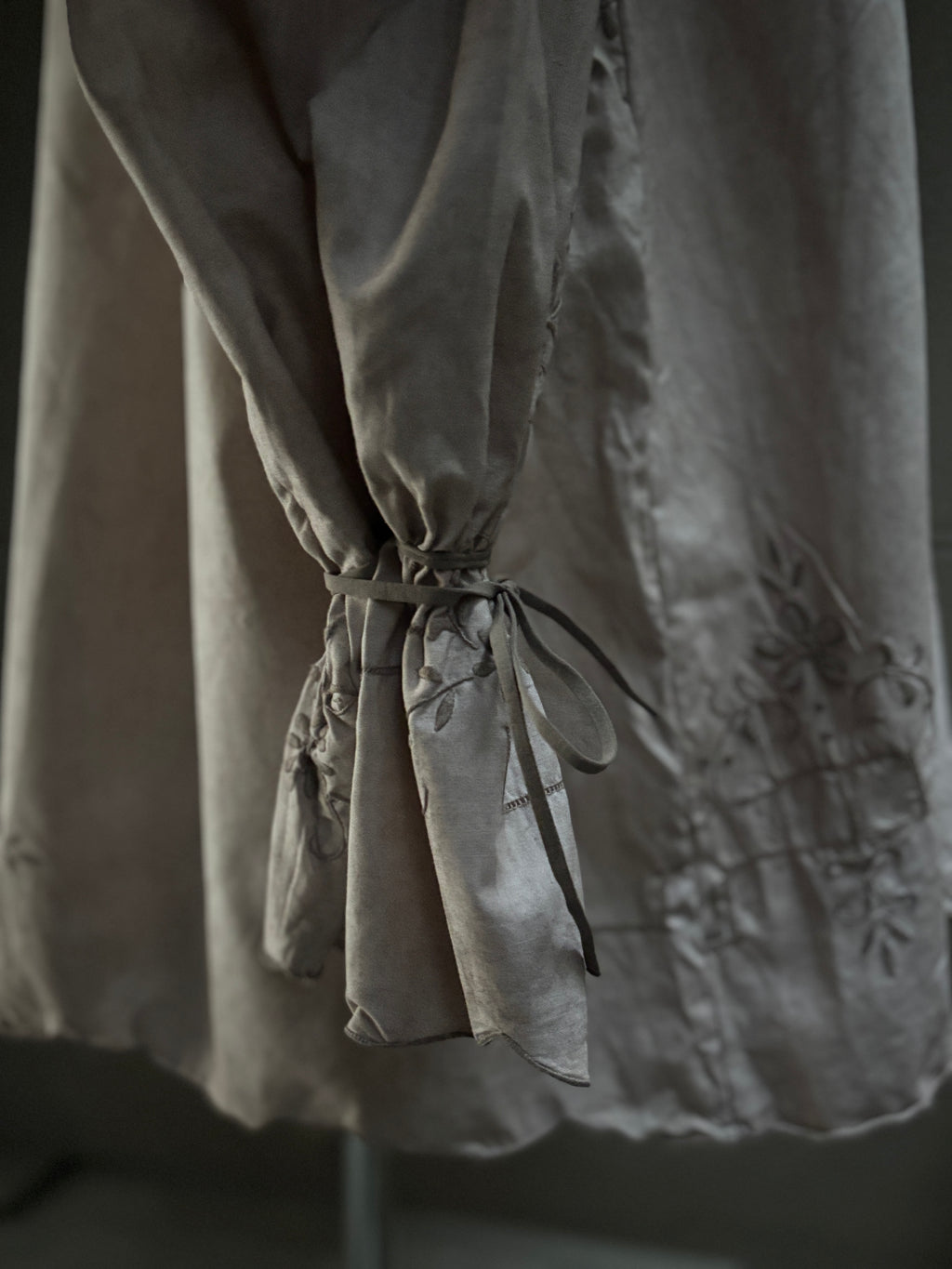 紋景（Mon-kei）｜Embroidered Tunic