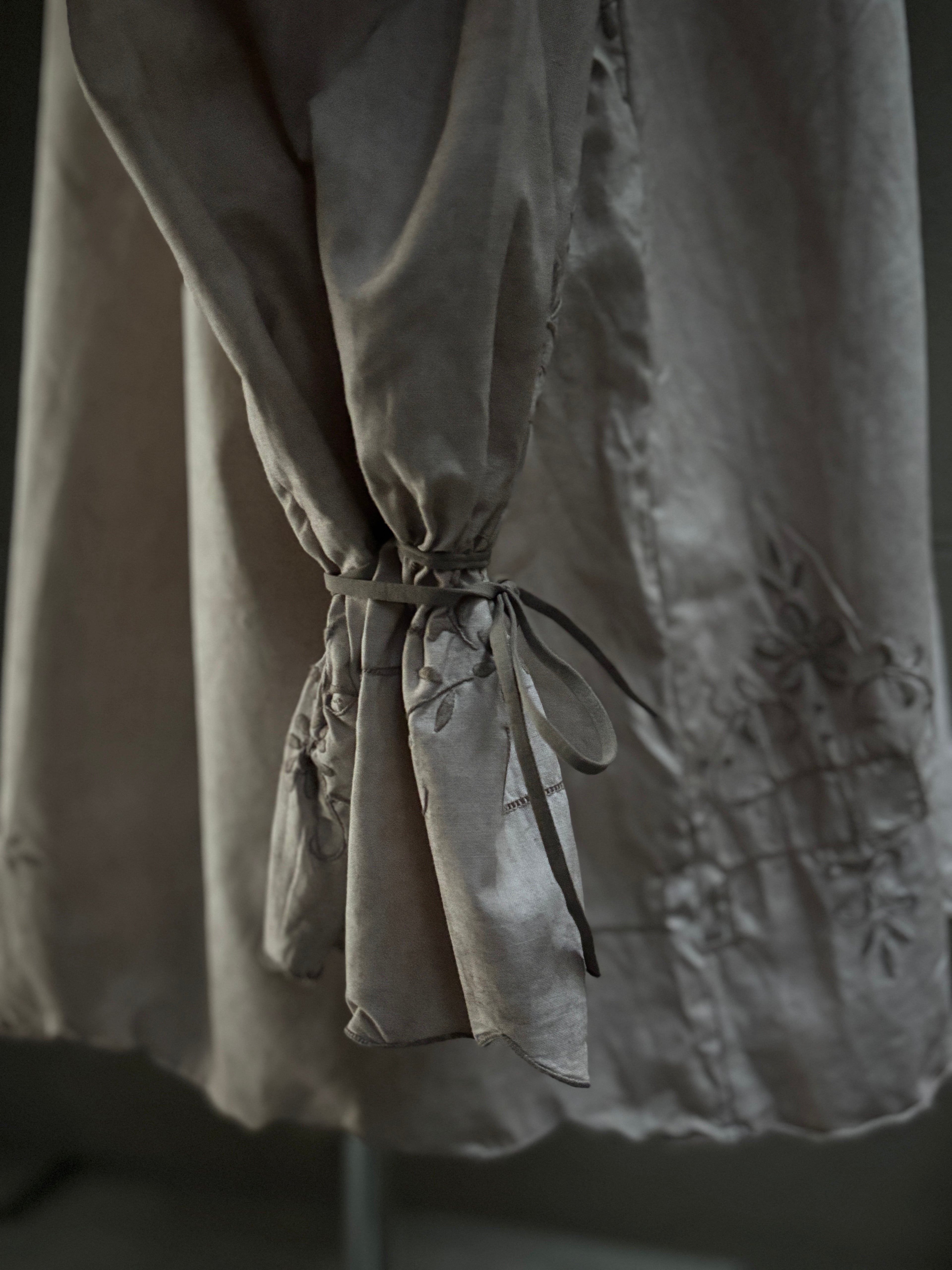 紋景（Mon-kei）｜Embroidered Tunic