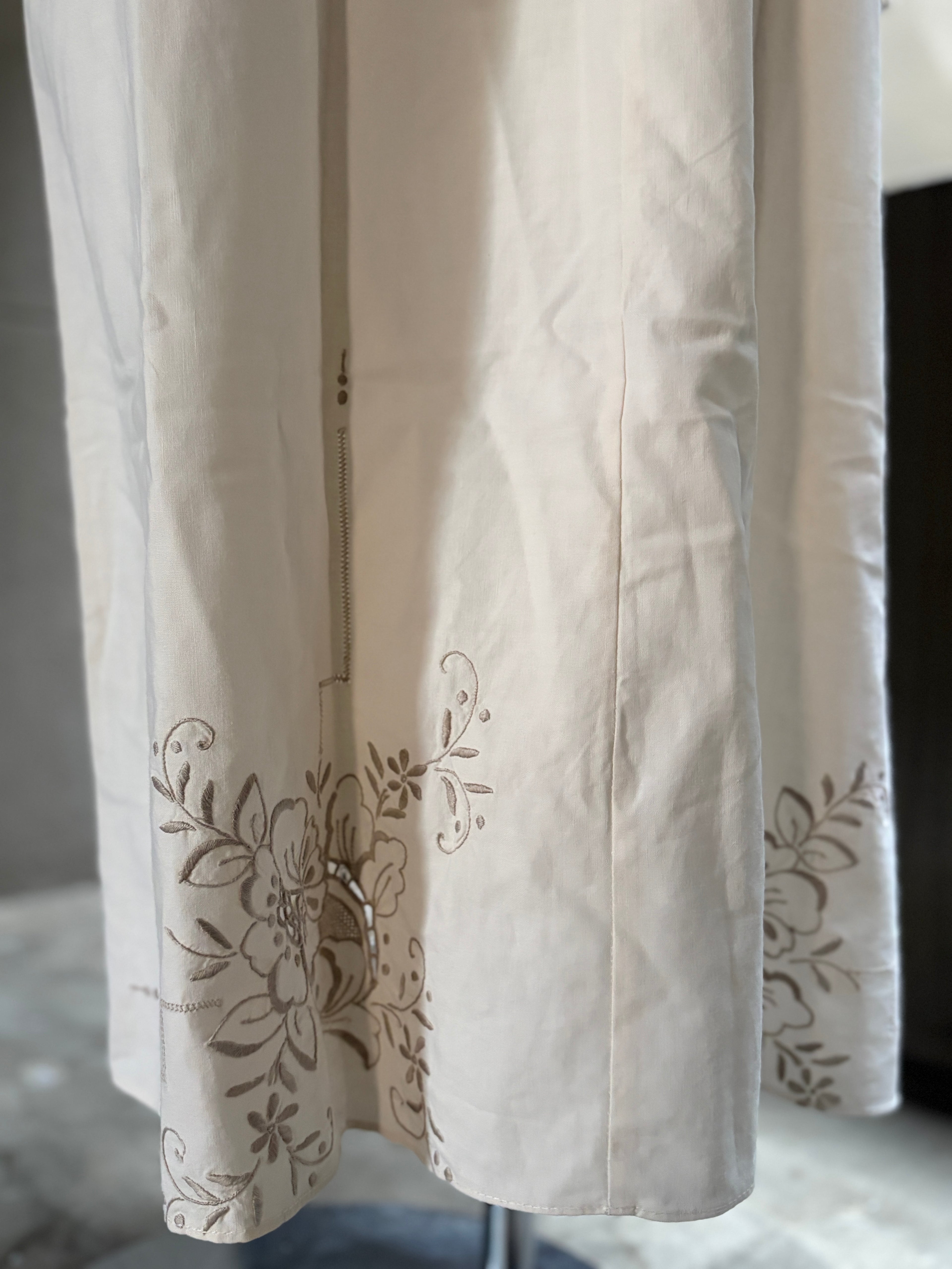 綺章（Kishō）｜Ornate Ivory Dress
