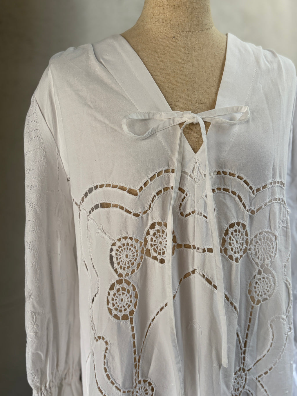 弧章（Koshō）｜Arc Lace Dress