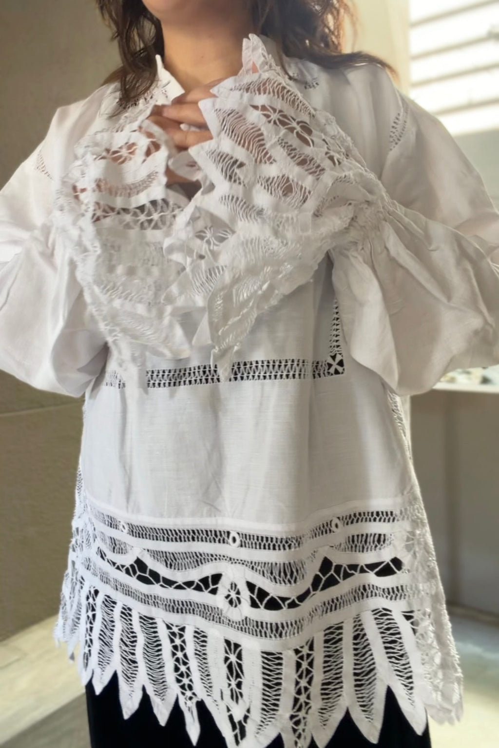 透綻（Tōtan）｜Lace Blouse