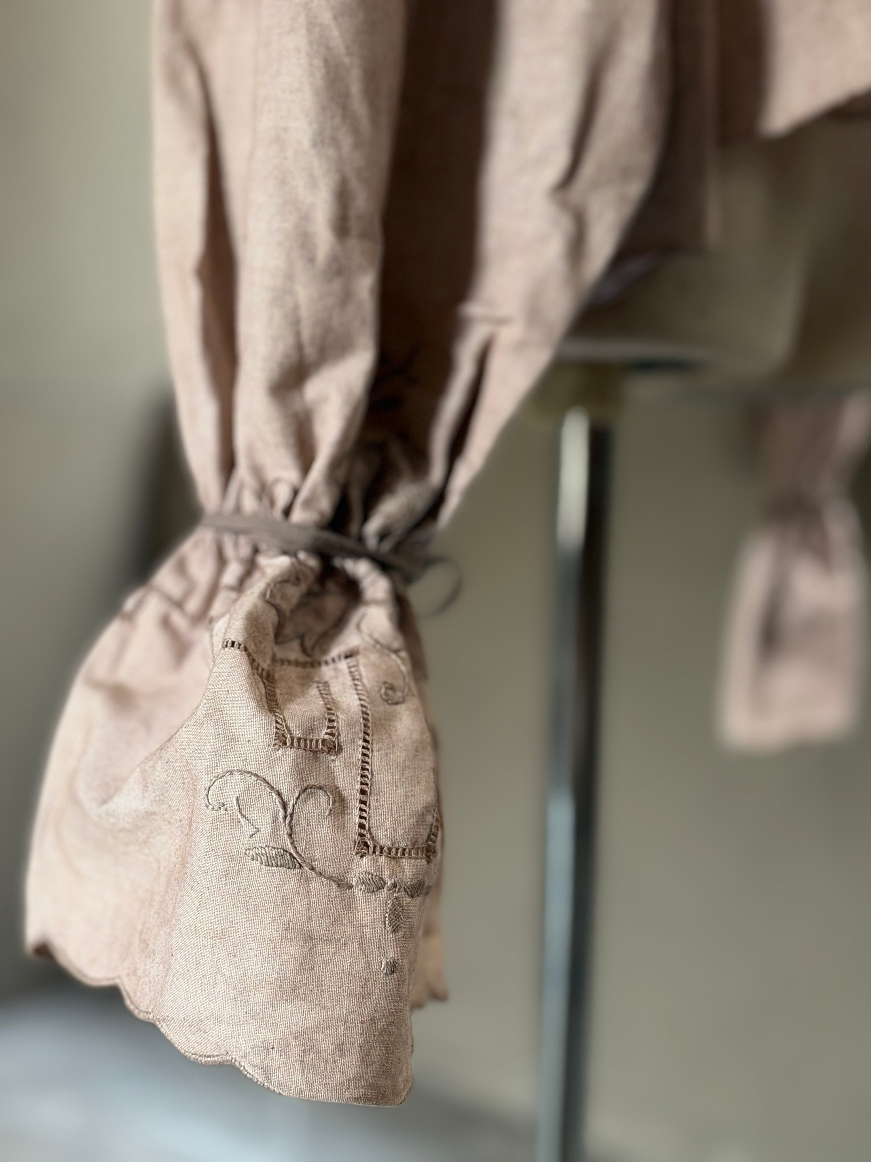線紋（Sen-mon）｜Short Embroidered Top