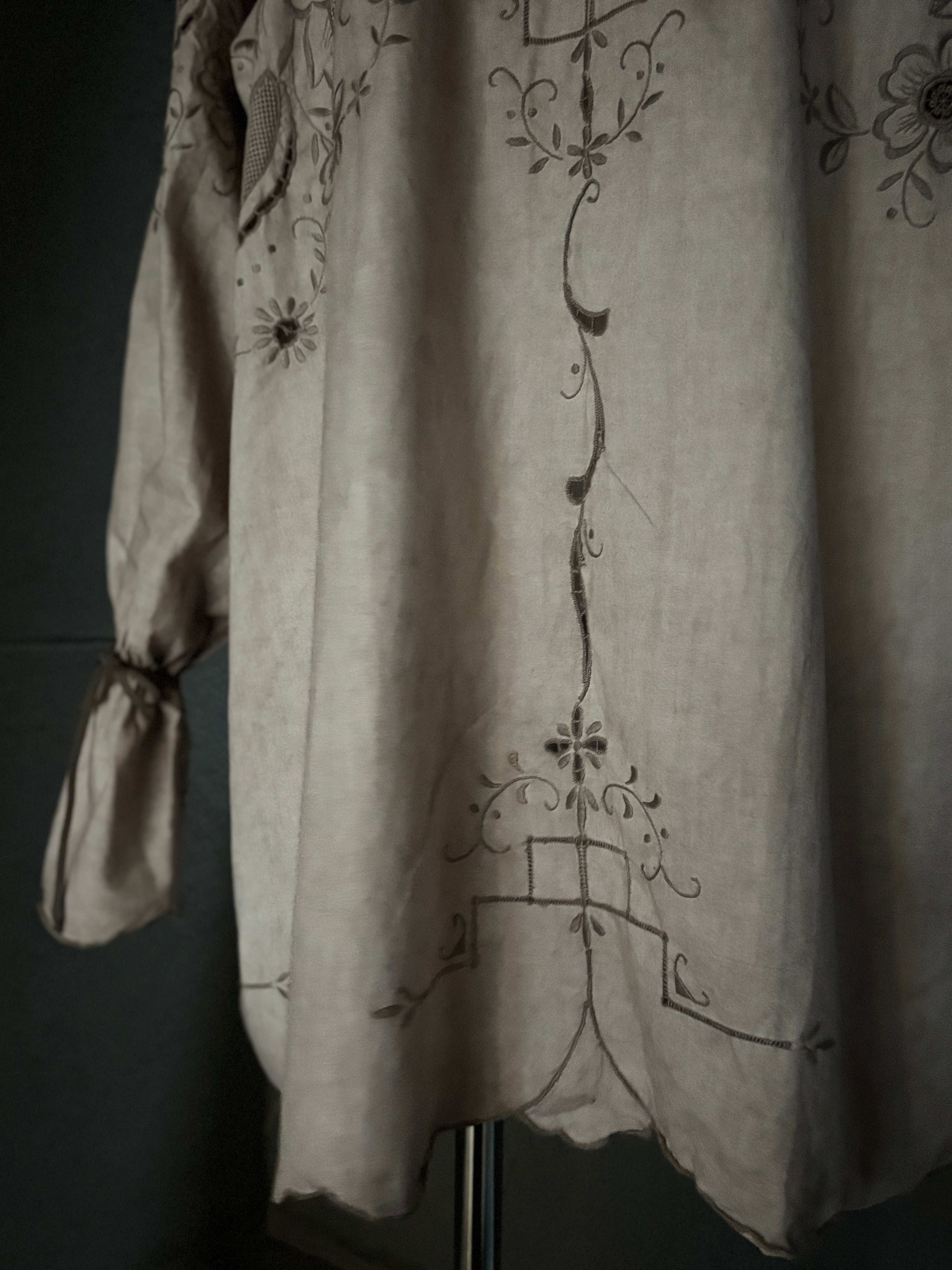 紋景（Mon-kei）｜Embroidered Tunic