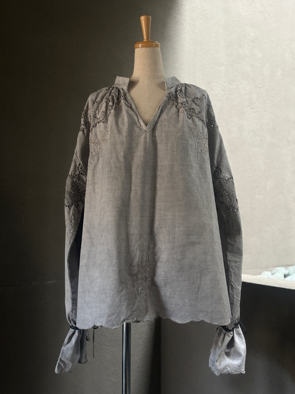 余背（Yohai）｜Back Whisper Blouse
