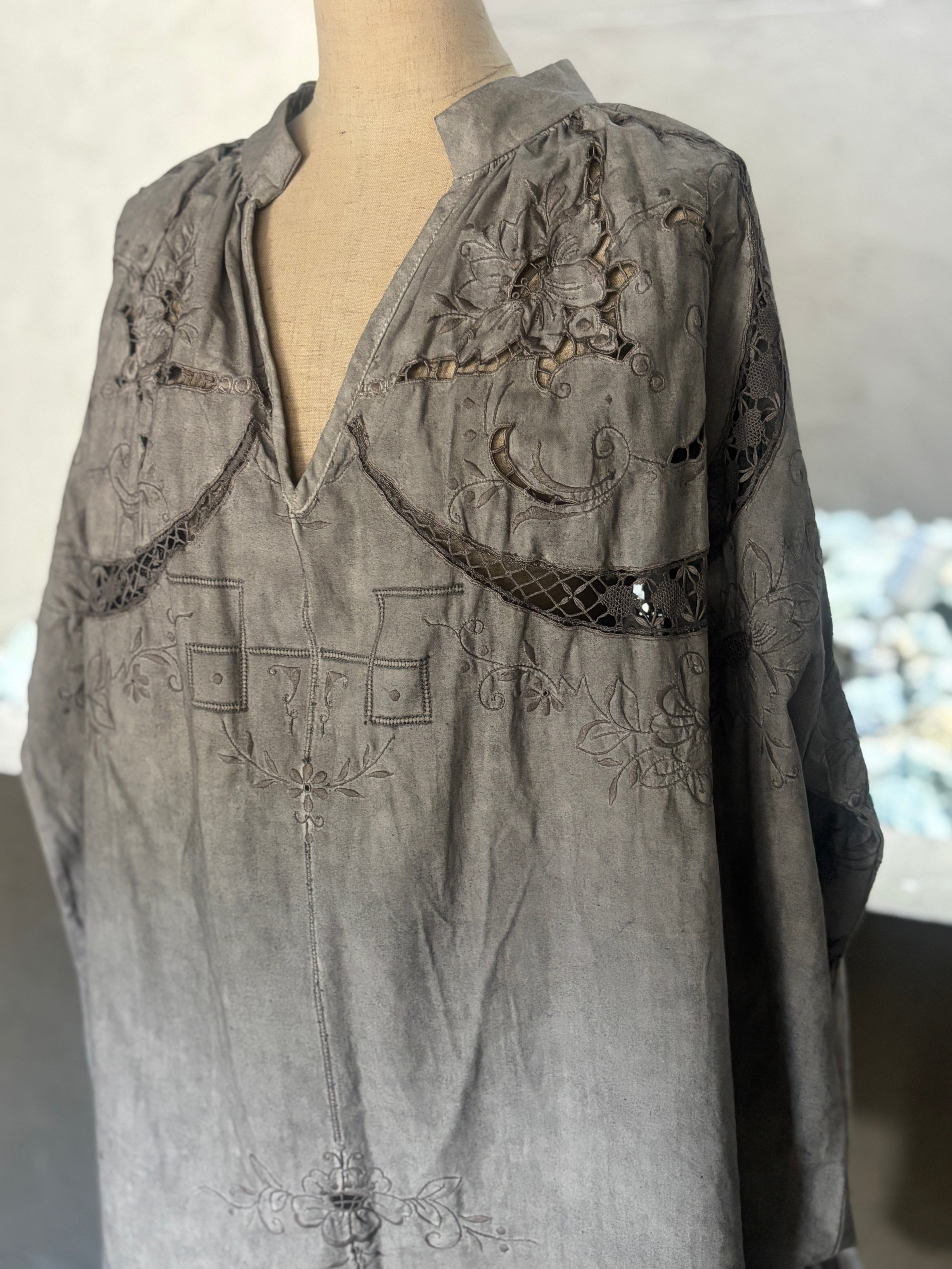 静綻（Seitan）｜Faded Silence Blouse