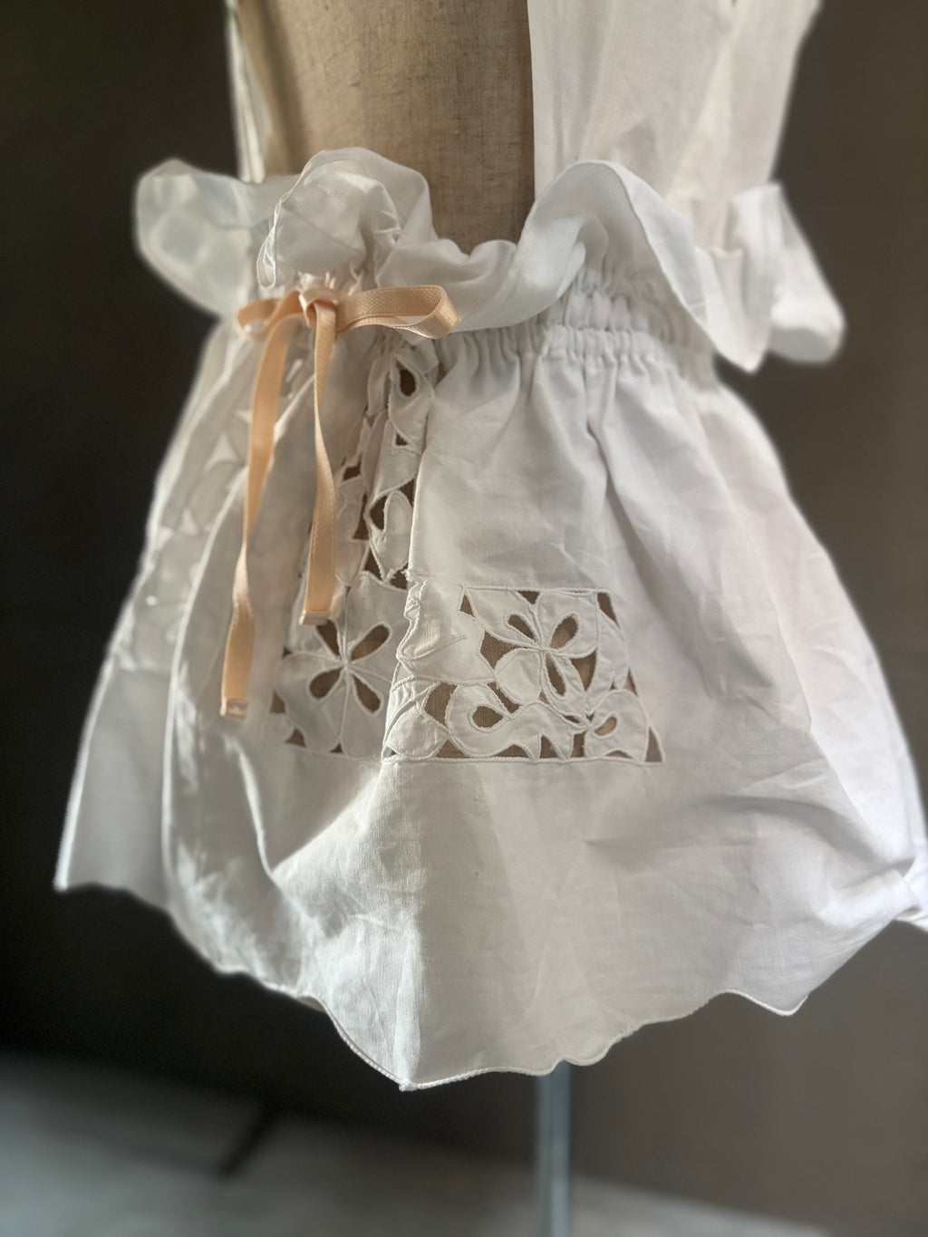 違紋（Imon） – Embroidered Wrap Frill Vest