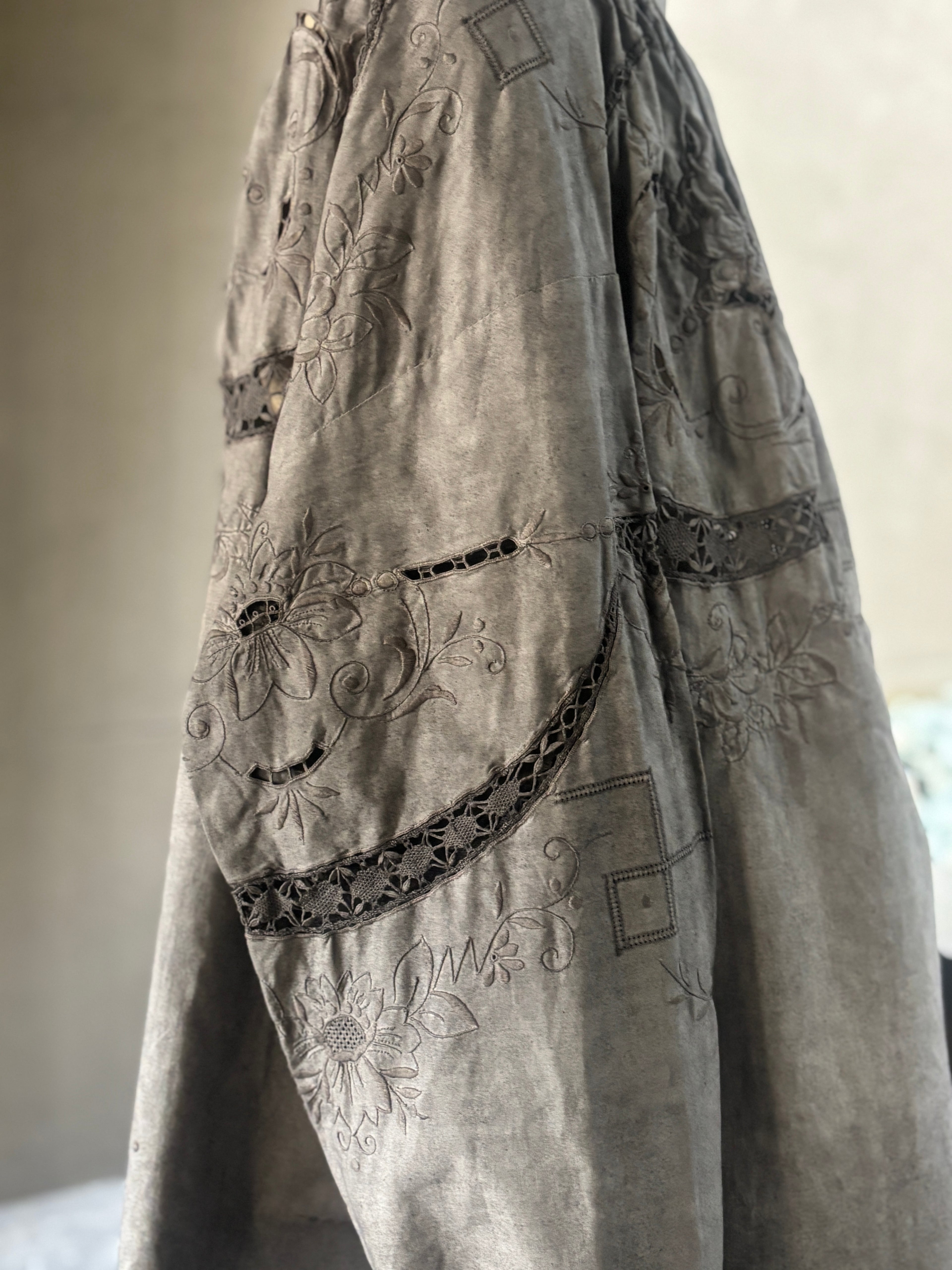 静綻（Seitan）｜Faded Silence Blouse