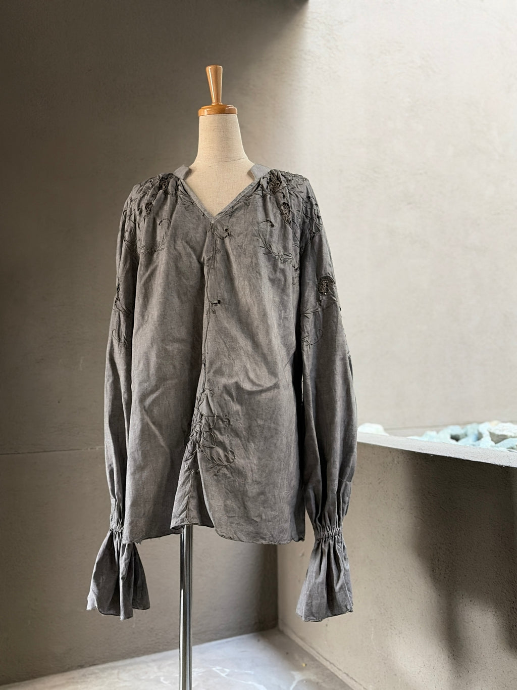沈刻（Chinkoku）– Lace Blouse