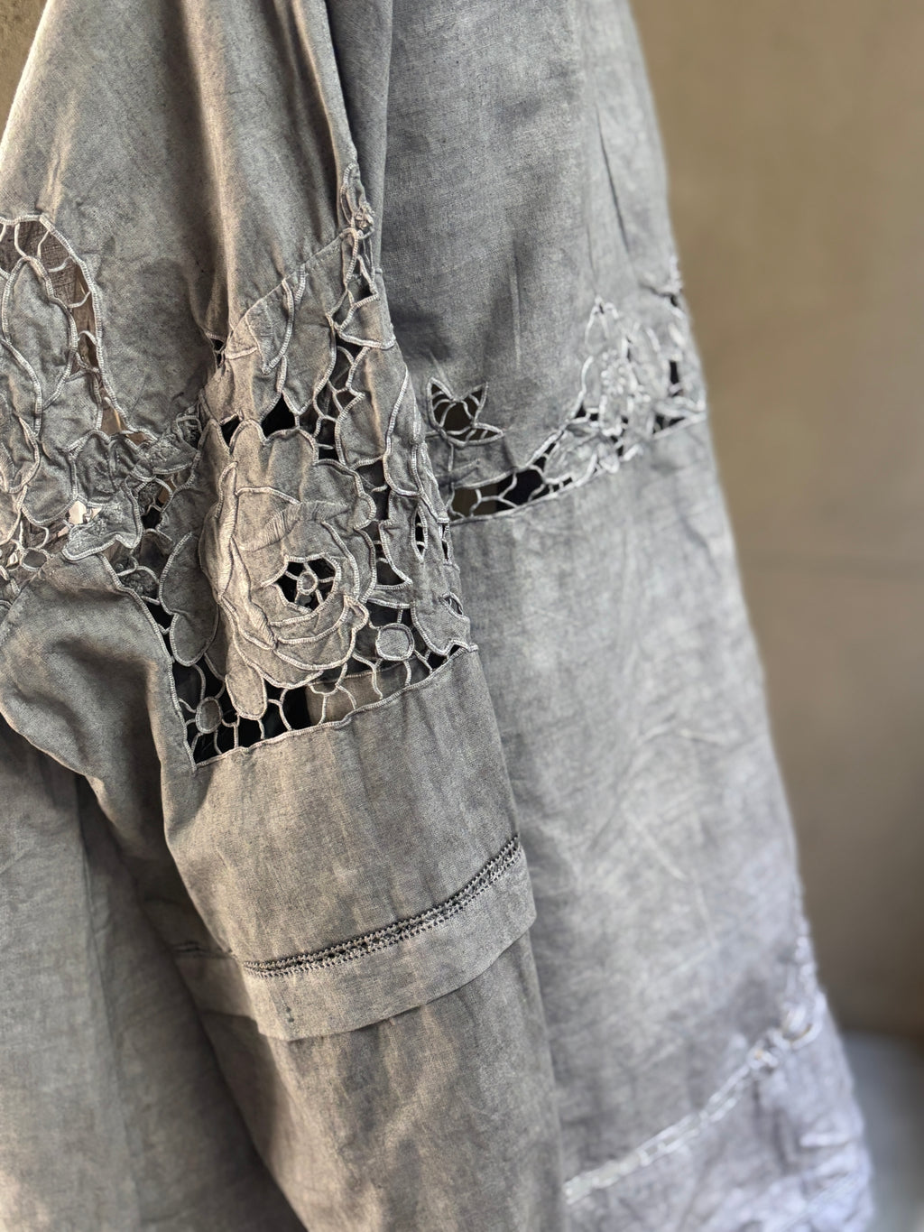 環影（Kan-ei）｜Circular Cutwork Blouse