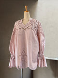 淡桜（Awazakura）– Lace Blouse