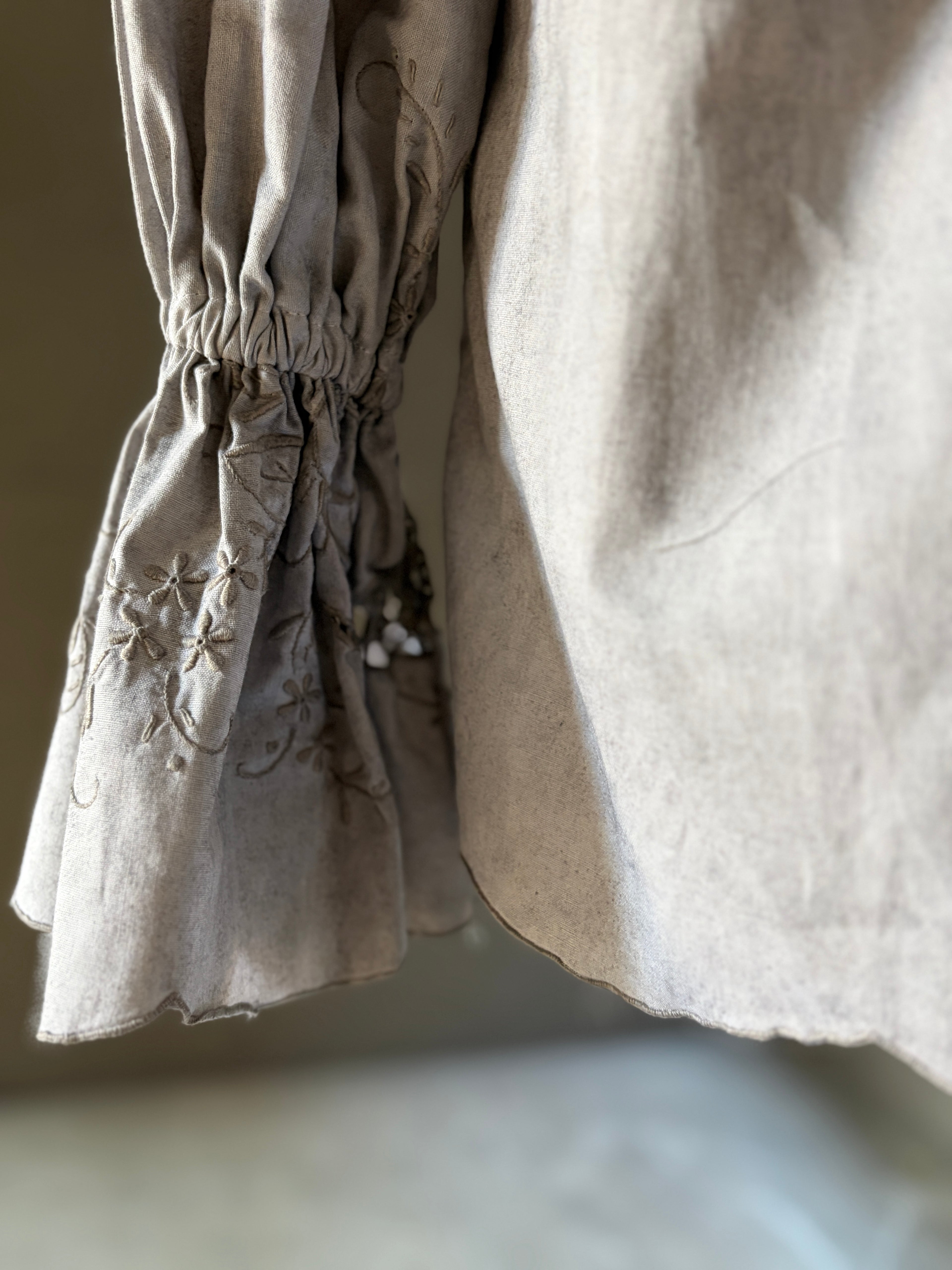 集積（Shūseki）– Lace Blouse