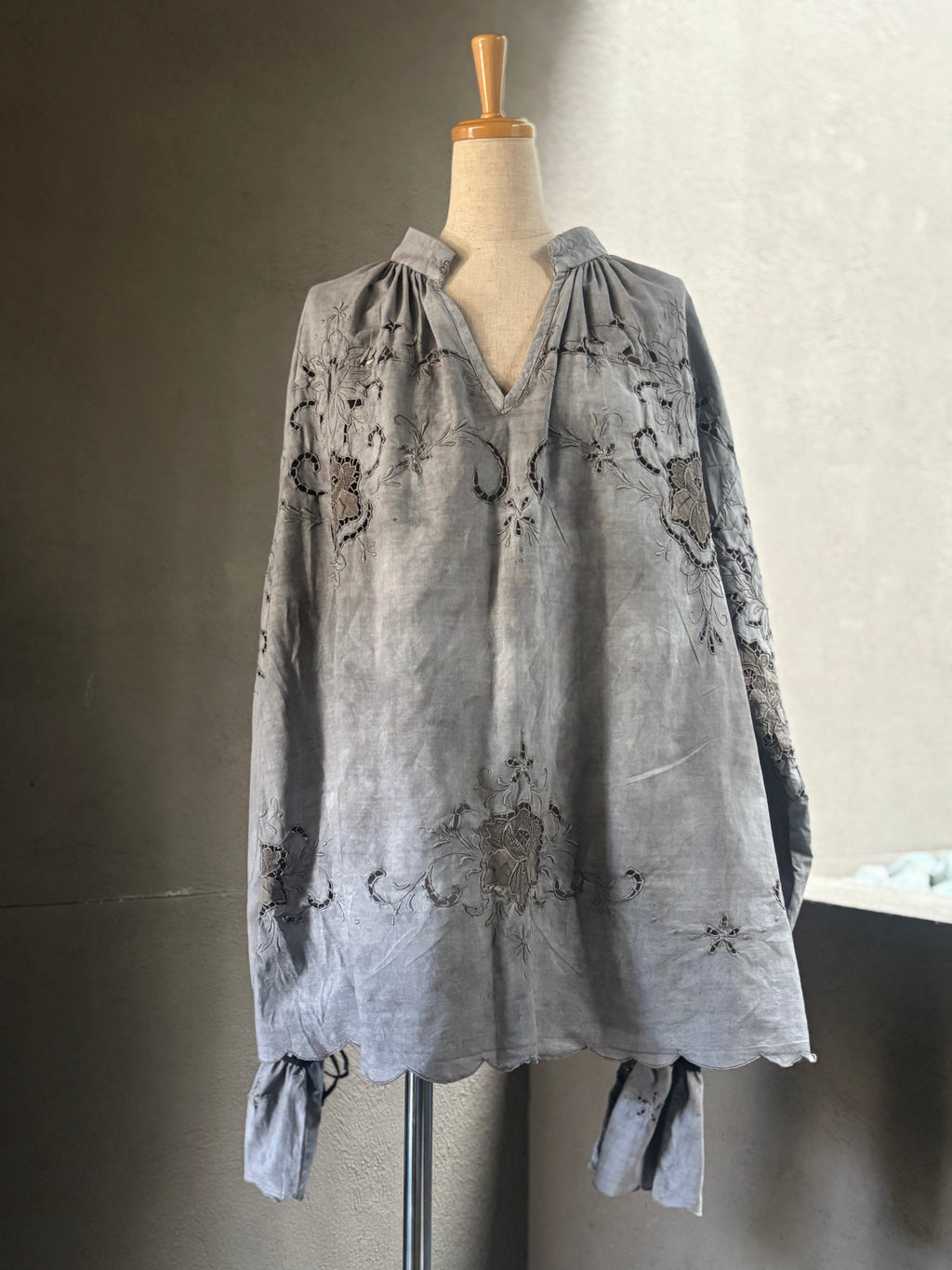 余影（Yoei）｜Lingering Embroidery Blouse