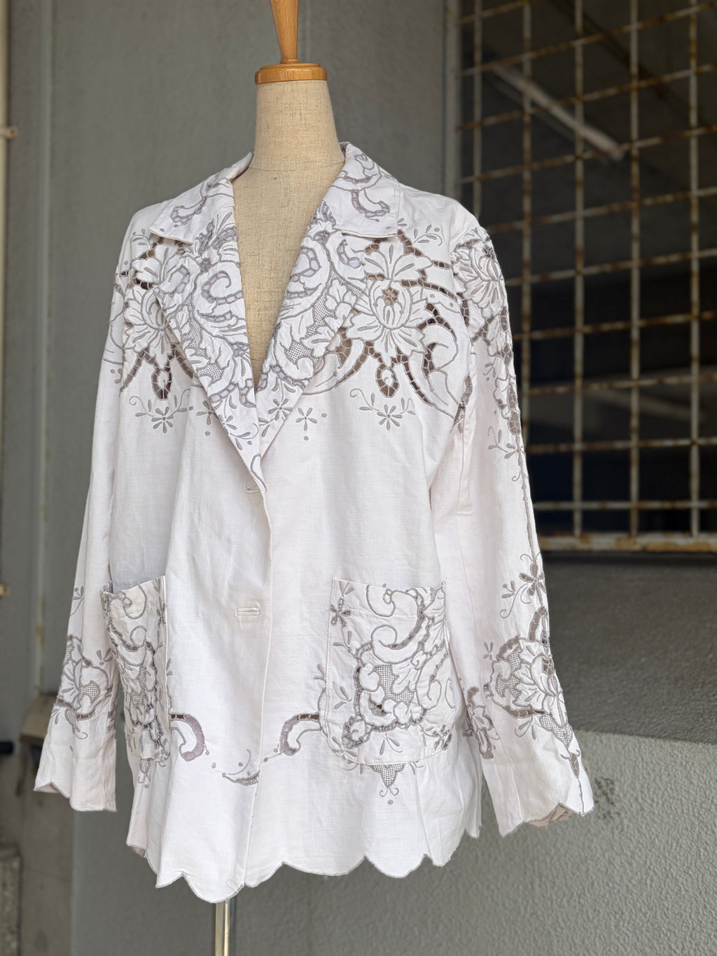 3 均紋（Kinmon）｜Lace Tailored Jacket