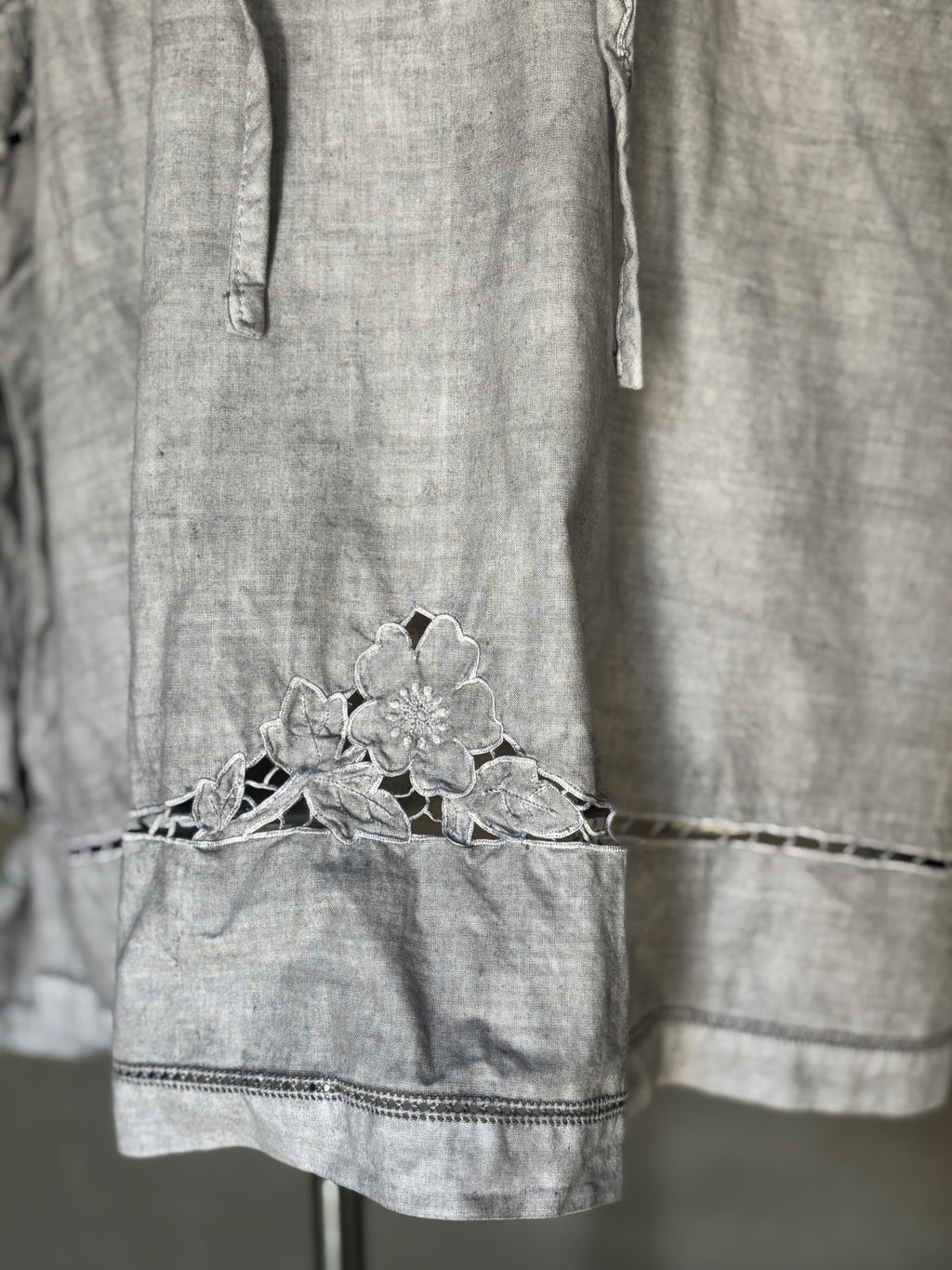 環影（Kan-ei）｜Circular Cutwork Blouse