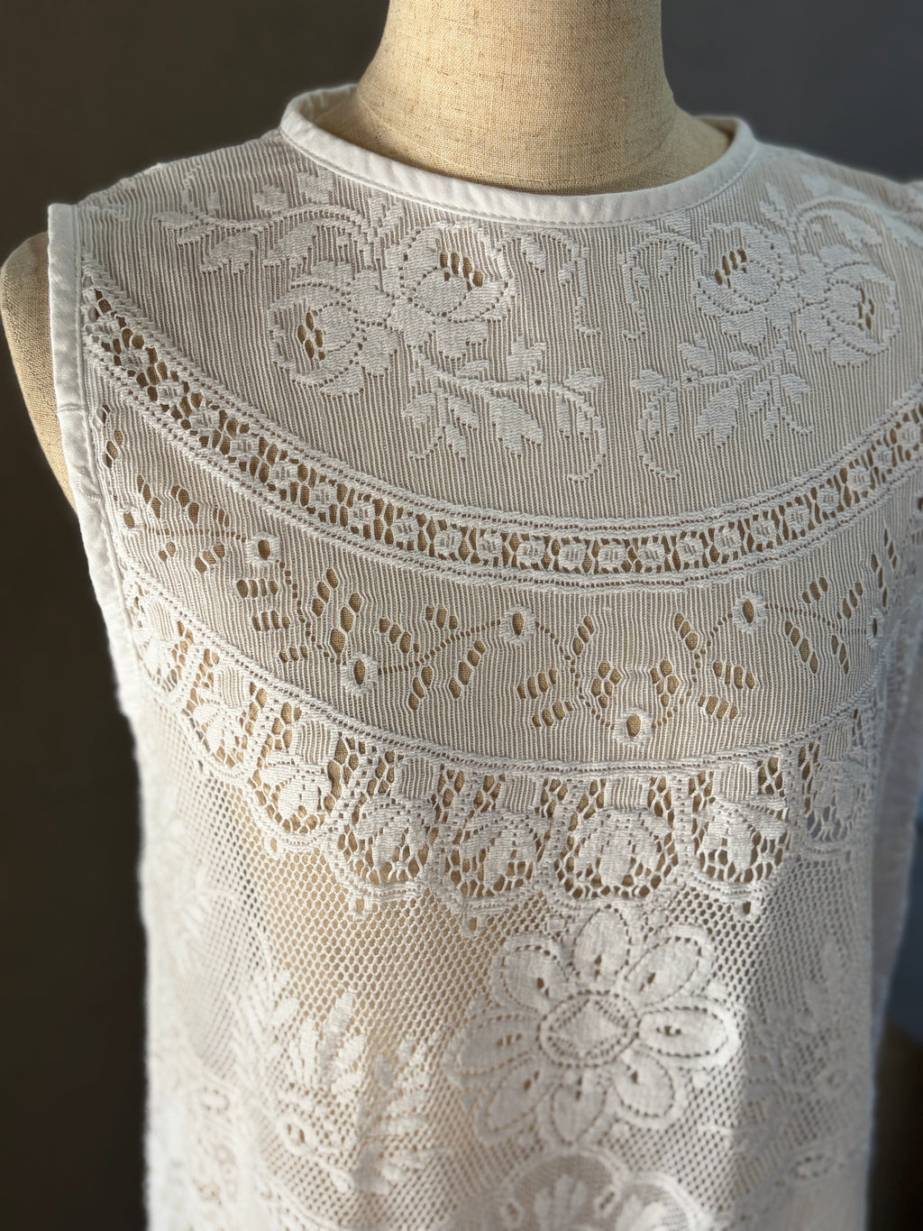 静影（Seiei）｜Quiet Lace Dress