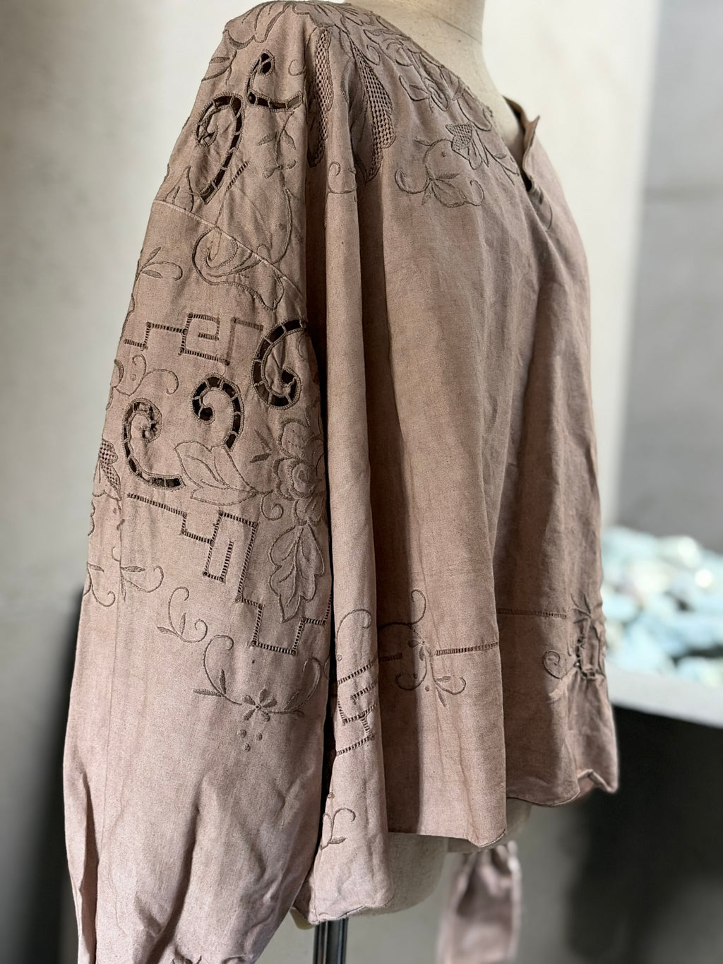 線紋（Sen-mon）｜Short Embroidered Top