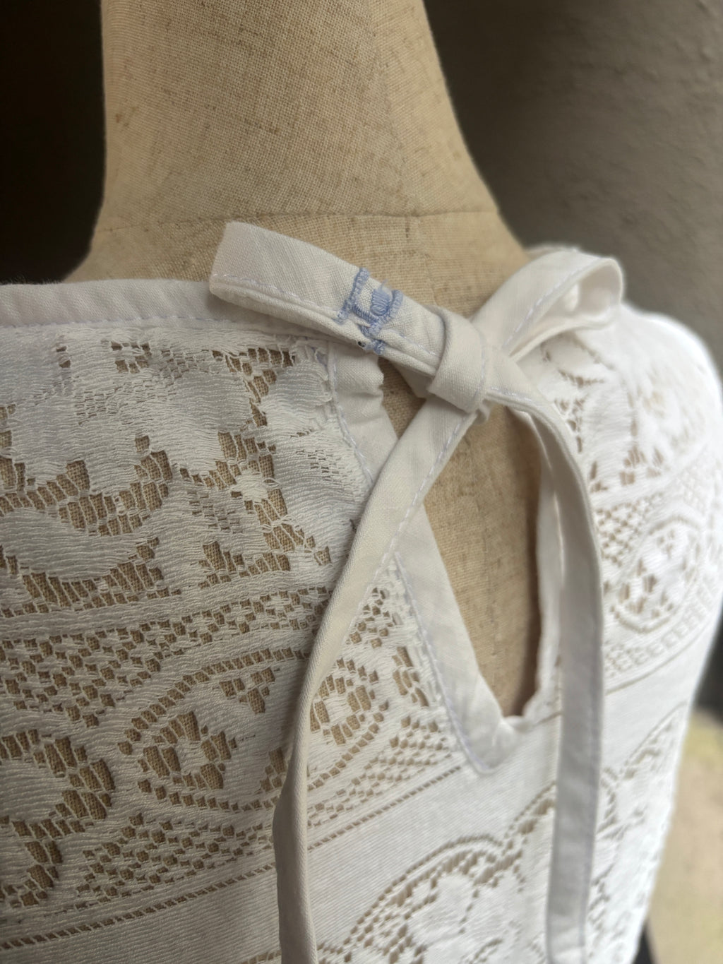 白階（Hakkai）Panel Lace Dress