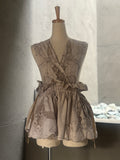重紋（Jūmon）– Embroidered Wrap Frill Vest