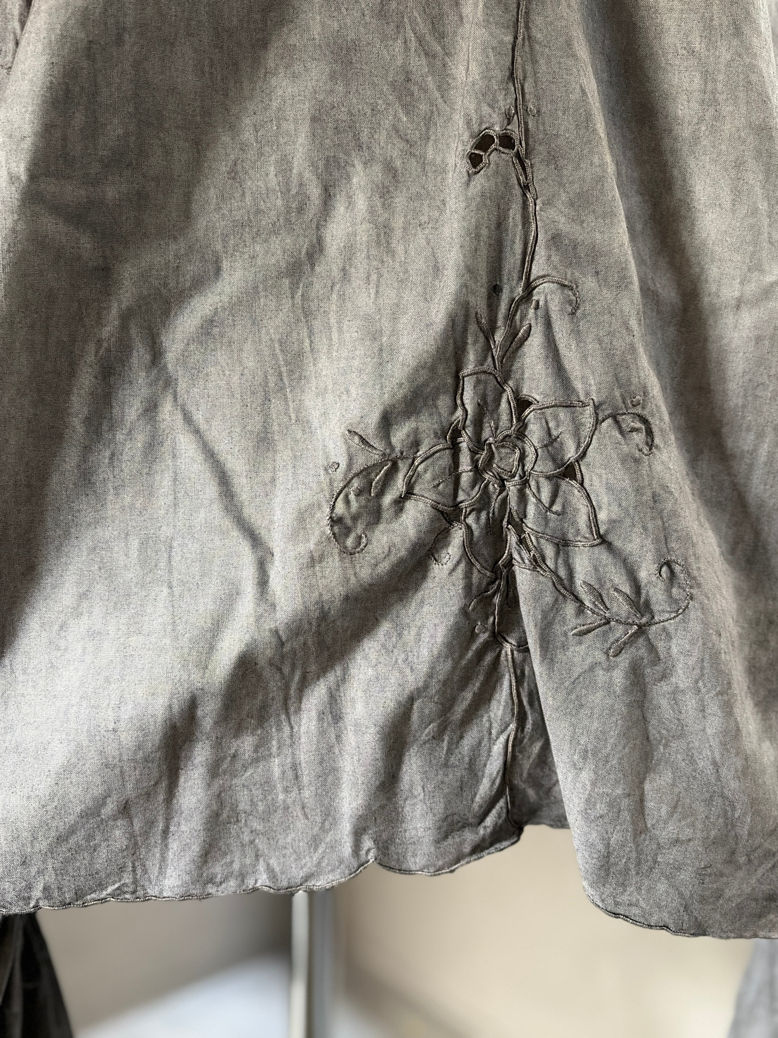 沈刻（Chinkoku）– Lace Blouse