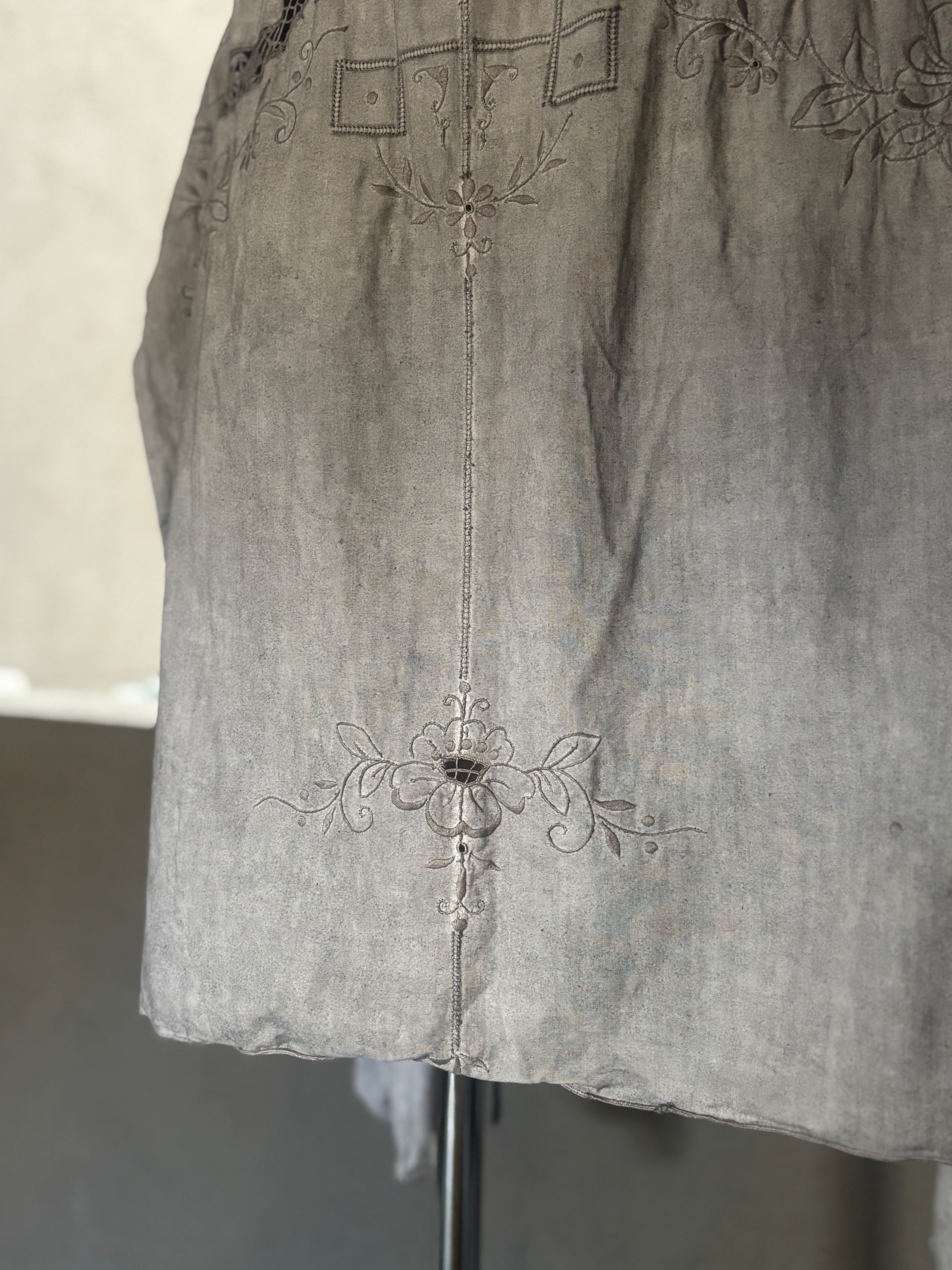 静綻（Seitan）｜Faded Silence Blouse