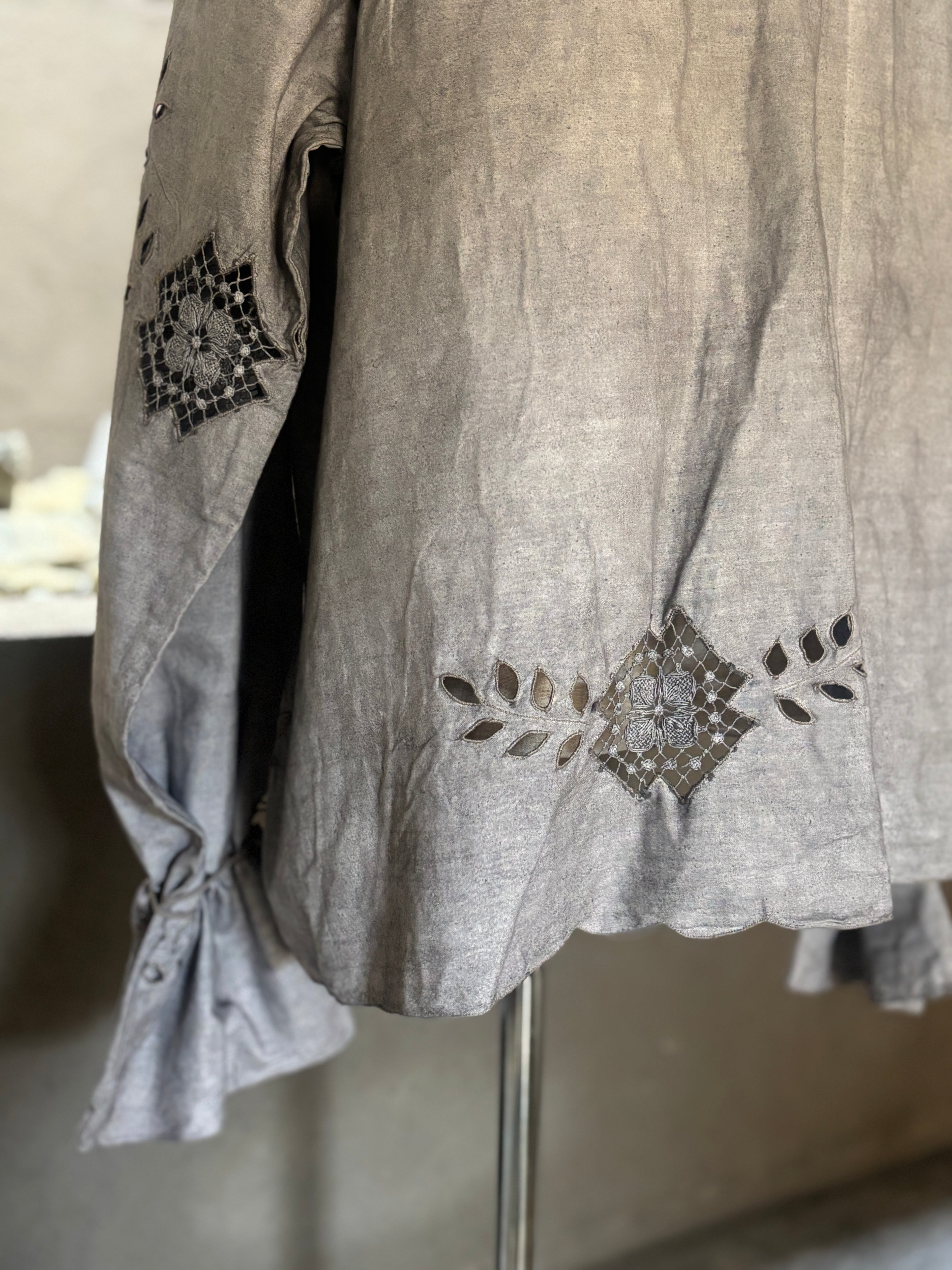 心紋（Shinmon）｜Rare Emblem Blouse
