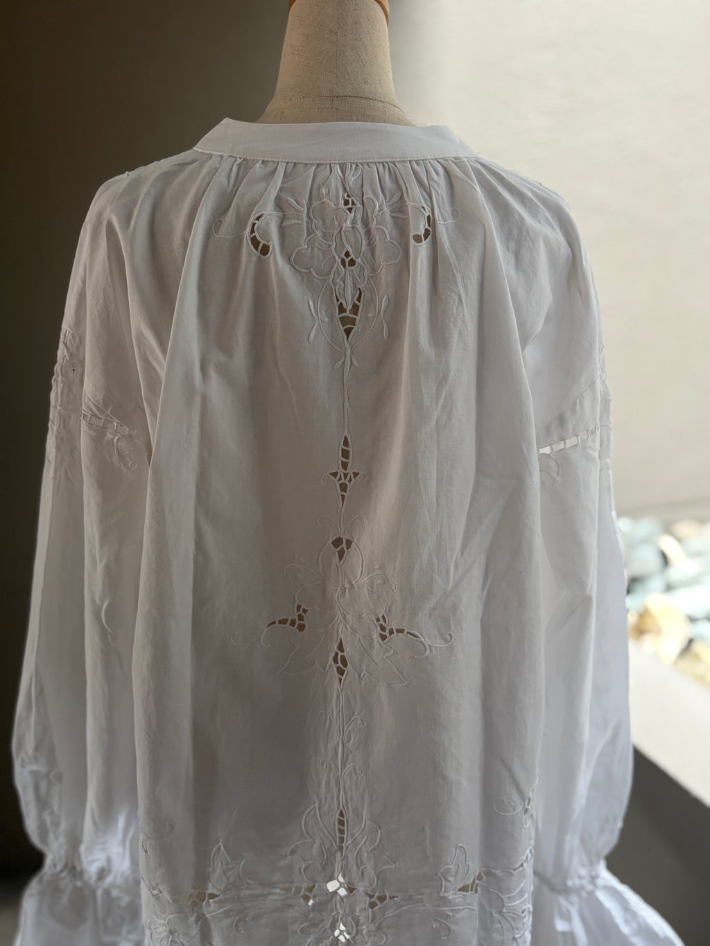 3 余線（Yosen）｜Lace Blous